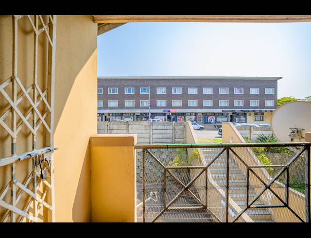 3 BEDROOM APARTMENT FOR SALE IN ESCOMBE